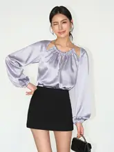 高級感あるサテン仕立ての長袖ブラウス【レースアップ・フレンチスタイル・女性用】