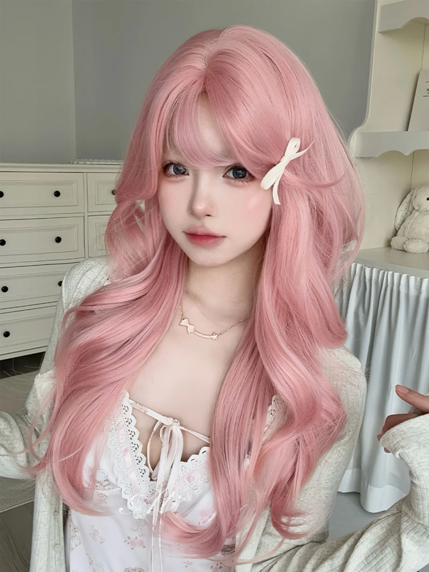 ふわふわロングヘアの取り入れ方は？厳選3選で自然な雰囲気とフ ァッションを実現