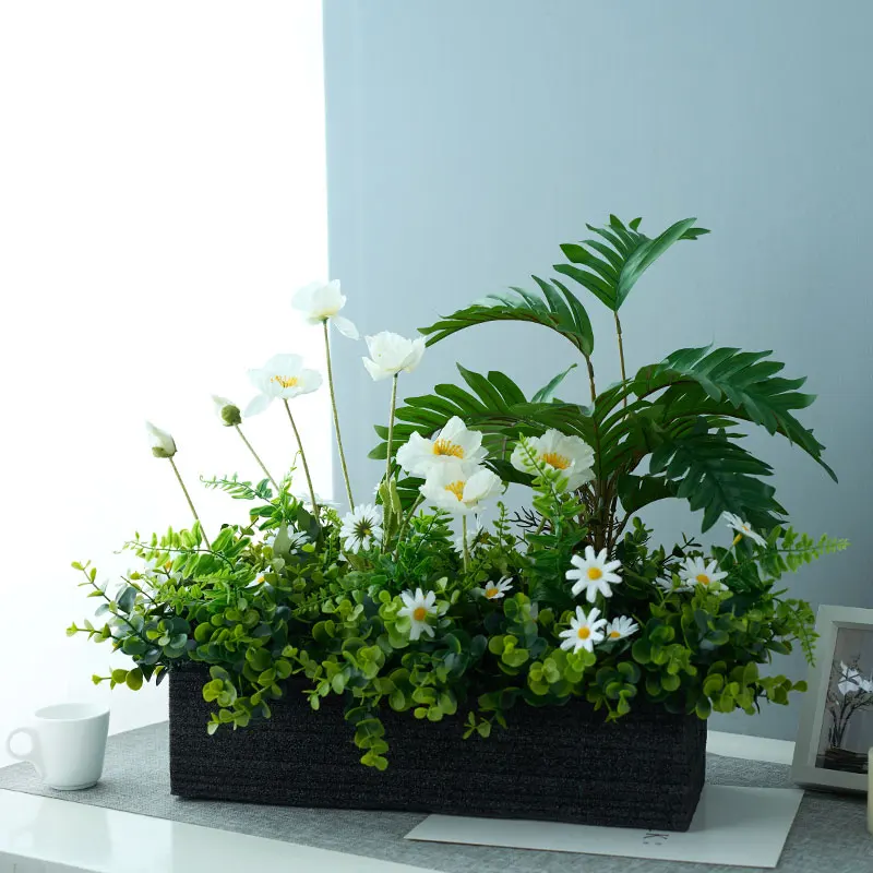 ほったらかしで毎年咲く花のプランターは、本当に手入れがいらないの？