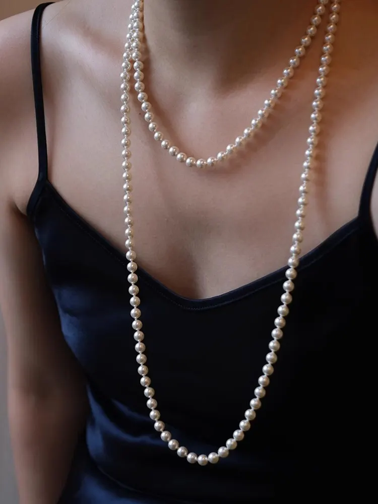 パール ロング ネックレス アレンジ どうやって着ける？その答えは、シンプルさにあり