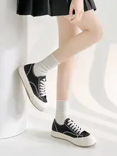 黒のキャンバスシューズ【厚底・カジュアル・春向け・ドレスとのコーディネート】