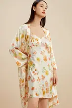 シルク100%快適なルームウェア【女性用・花柄・刺繍レーストリム】