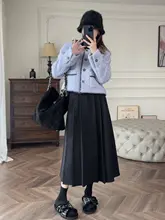 シンプルデザインの黒い百褶Aラインハイウエストスカート【秋冬用・女性用】