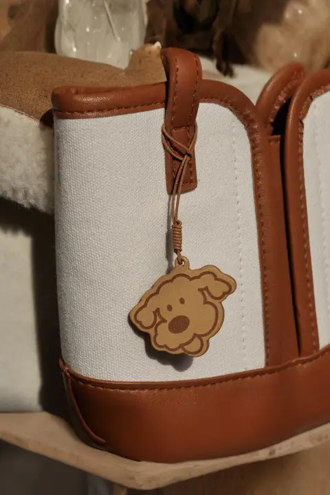 キーホルダー バッグチャーム レザー うさぎ 犬 可愛い ハンドメイド 個性的 ストラップ