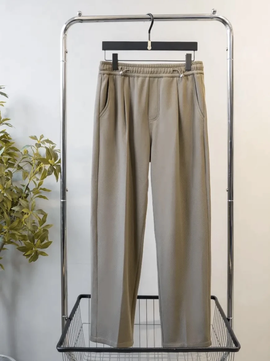 カーゴパンツ メンズ コーデの選び方｜ストレートとの違いを徹底解説