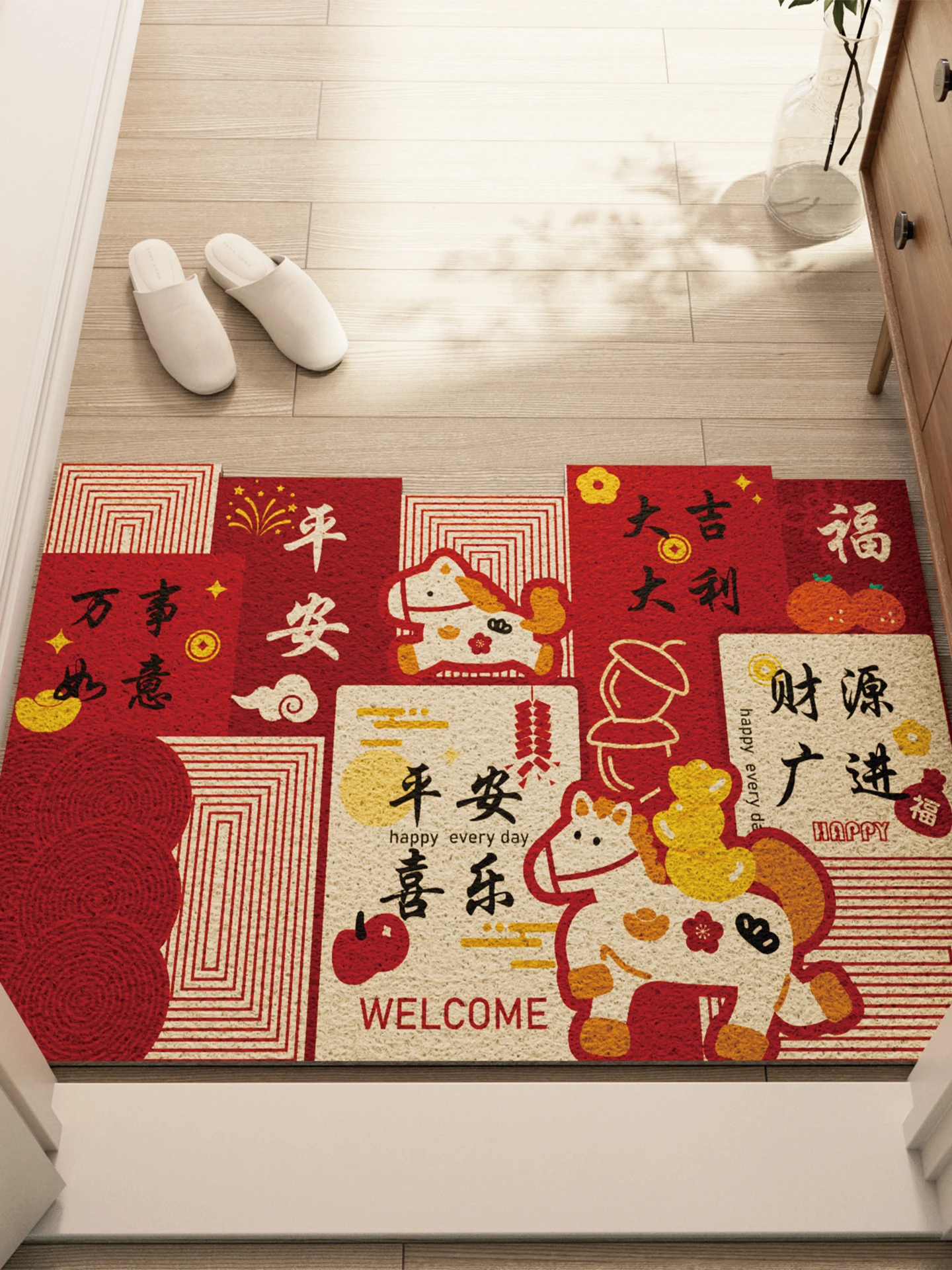 正月玄関飾り：タマイズ可能な赤いマットで新年の季節感を実現