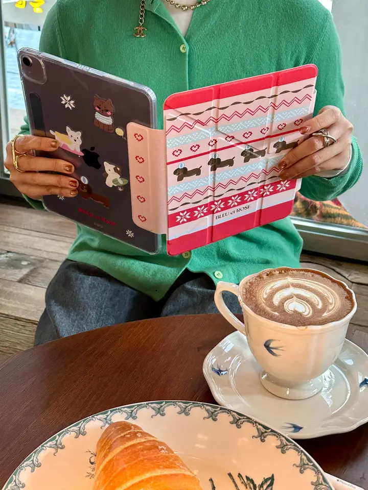 クリスマスデザインのiPad保護ケース【全包型・磁石吸着・分離型Y型】