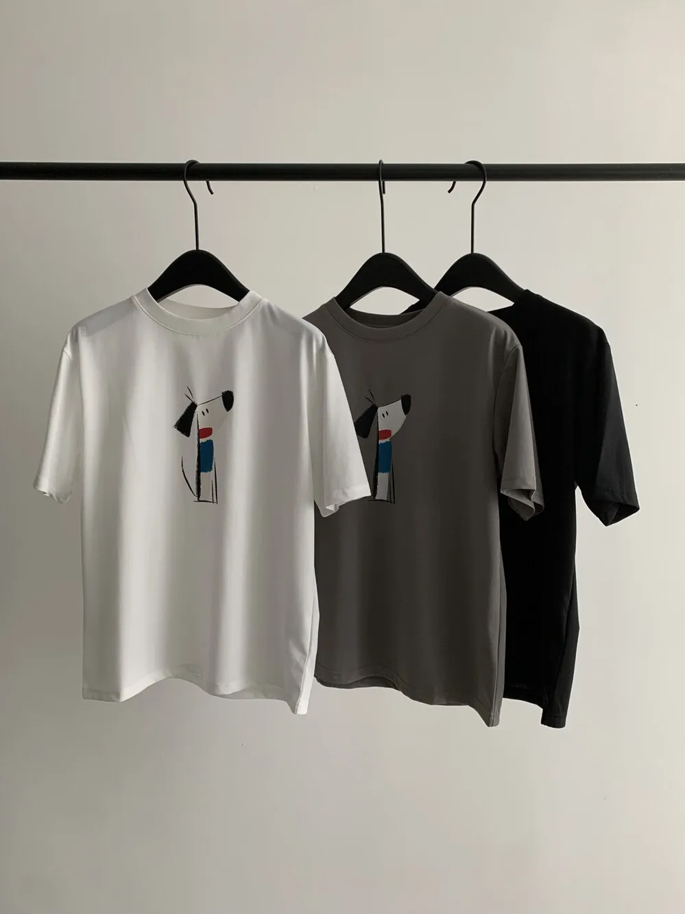 通勤用Tシャツはどう選ぶ？韓国風カートゥーンデザインが今、オフィスカジュアルの新潮流を変える