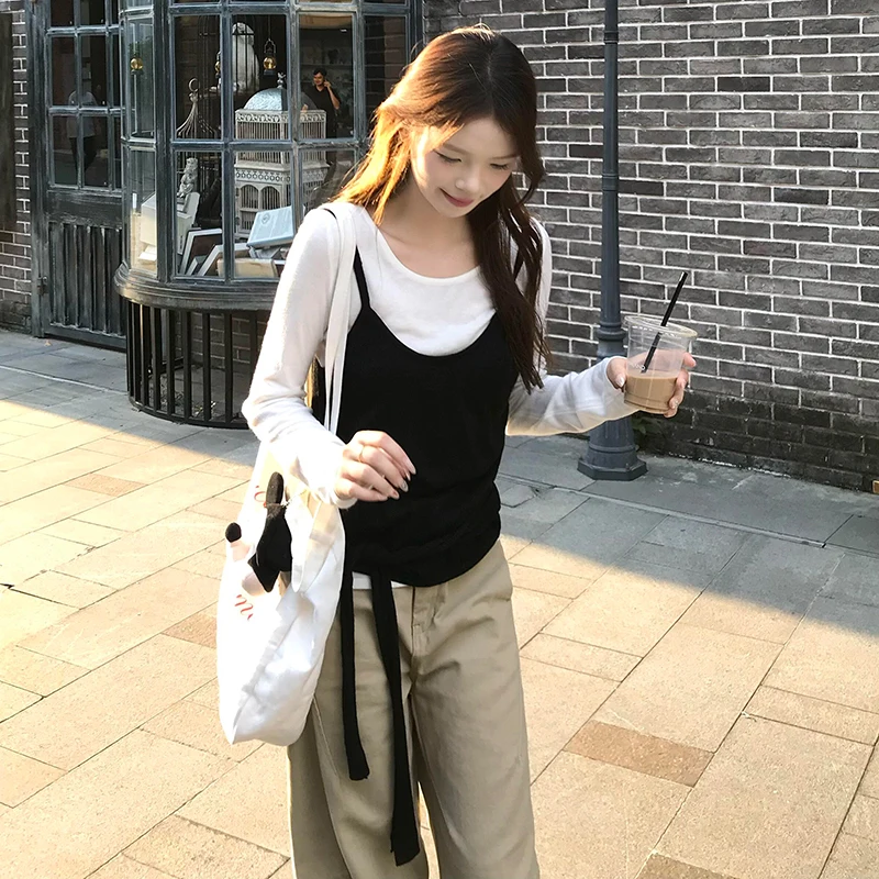 ハイウエストタックワイドパンツ：高腰設計と牛仔布の実用性を解説