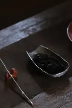 手作り純スズ製 不規則なデザインの茶則【レトロハンマートーン・茶道用】