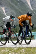 LAMEDA 春秋用 ランニング自転車ジャケット【薄手・長袖・速乾】