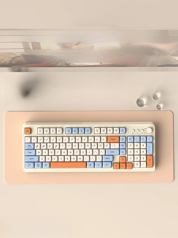 在宅ワークのデスクに欠かせないキーボードとマウス、どう選ぶ？
