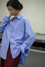 デザイン性のあるゆったりとした女性用シャツジャケット【秋冬用・長袖・ブルー】