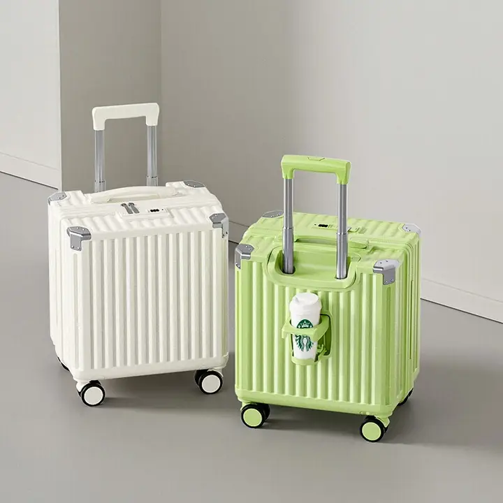 機内持ち込み可能な小型キャリーケース【ラゲッジ・パスワード付き・女性向け】