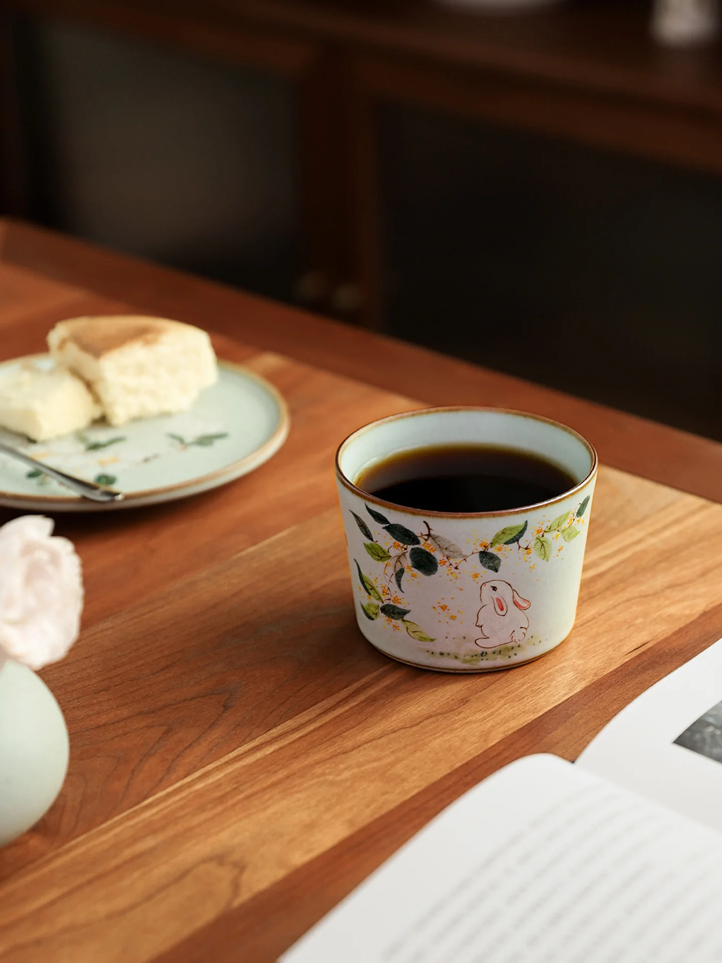 手作り陶器のコーヒーカップを選ぶべき理由は？その高級感と温もりが、日常を彩る