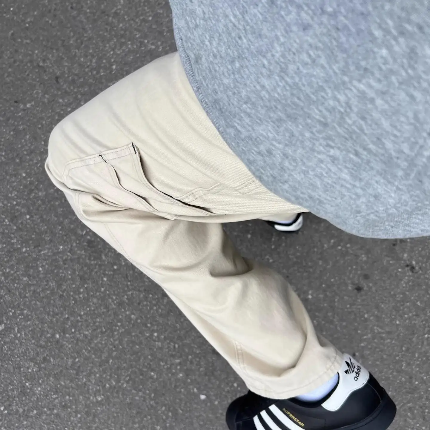 カキ色のワークパンツ【ストレートフィット・カジュアル・メンズ】