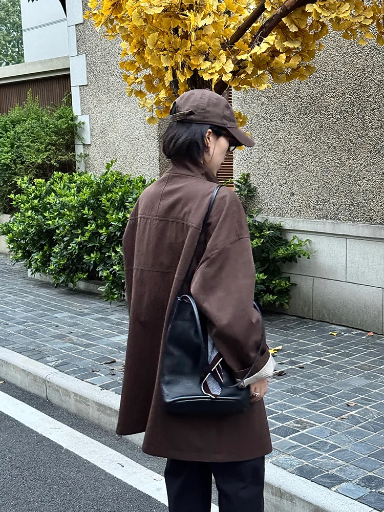 トレンチコートを冬に選ぶべき理由は？カフェブラウンのゆったり中長款が通勤と日常を救う