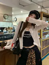 ユニークで魅力的なニットカーディガン【春用・レディース・軽やか】