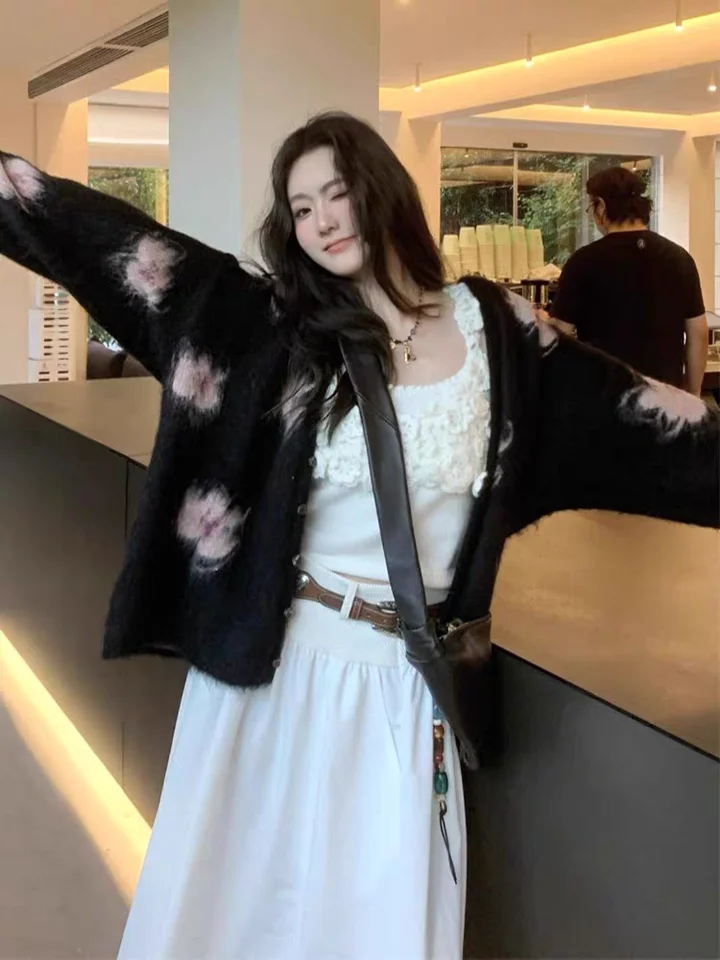 夜花園手描き桃の花刺繍入りルーズニットカーディガン【秋冬用・ラフスタイル】（セットアップ対応）