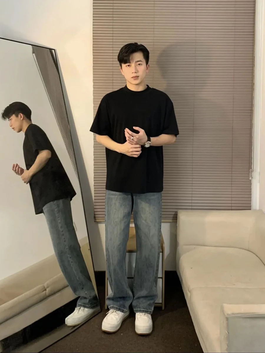 黒Tシャツコーデメンズはどう着る？シンプルな1着でカジュアルからフォーマルまでつなげる