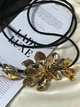 洗練されたデザイン！黒色のファッショナブルなウエストベルト【ゴールドアクセント・女性用】
