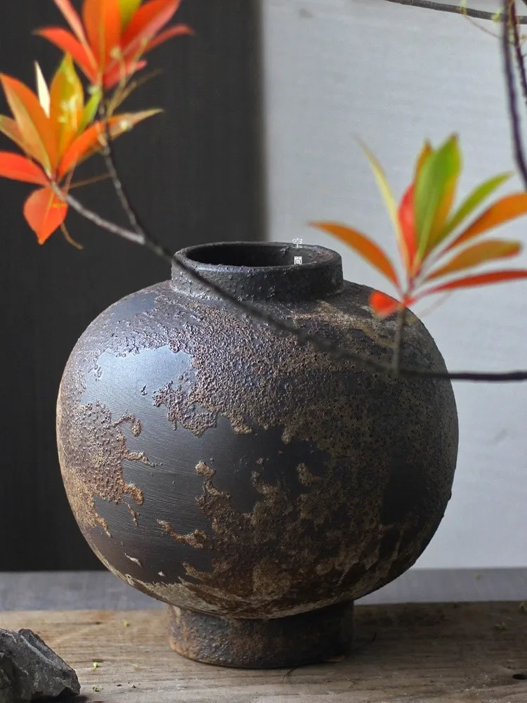 侘寂風の粗陶花瓶：おしゃれなインテリアに最適な台面花器