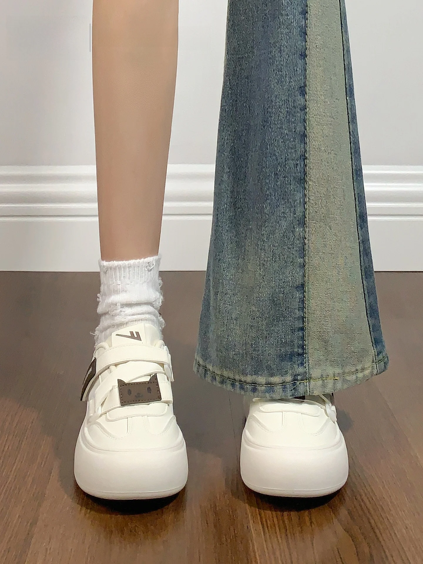 女の子のキッズスニーカー おしゃれをどうする？厳選3選で通学・夏活用までカバー