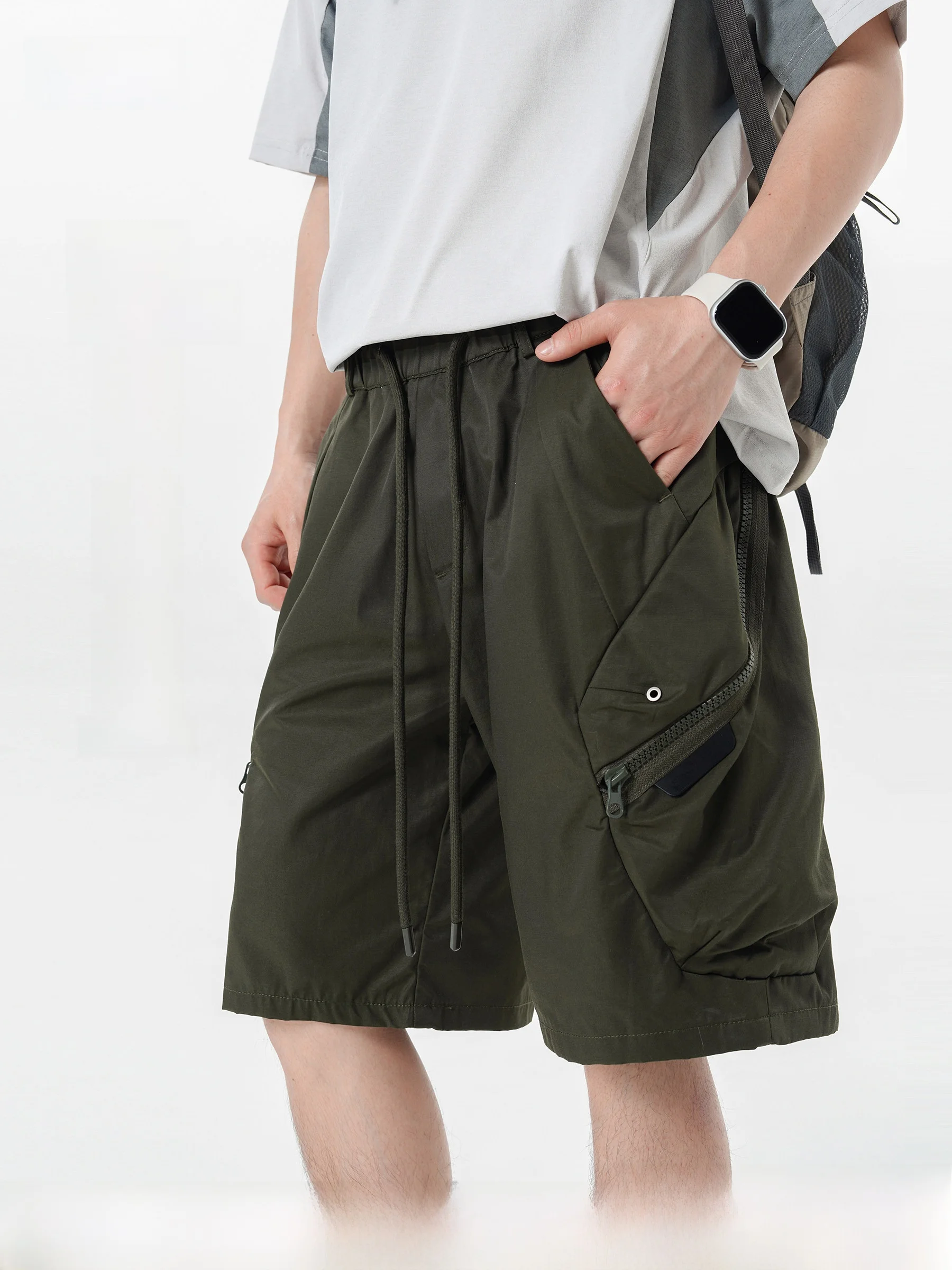 アウトドアライフで本当に必要な「1本のパンツ」は、これだ！？
