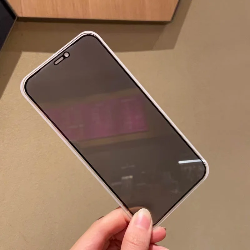 iPhone 16e フィルムサイズが15インチに合うか？それとも、ガラスフィルム選びの本質はここにある？