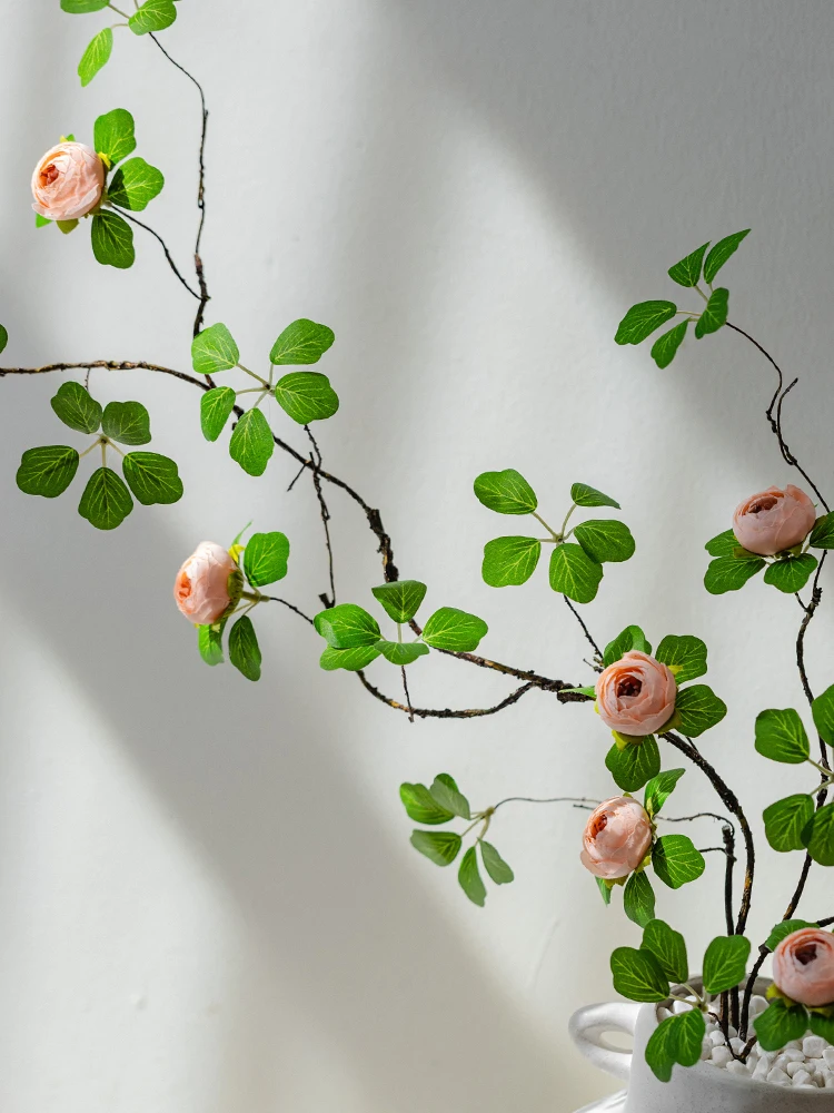 リアルな高枝サンチャ花のつぼみの花束：大型フェイク観葉植物としての実用性とシーン適用