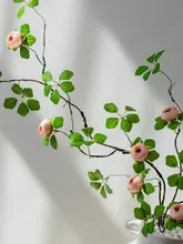 リアルな高枝サンチャ花のつぼみの花束 偽の花 室内テーブル装飾 籐製の花かご