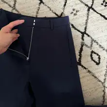 深い青のハイウエストリネンパンツ【ワイドレッグ・フィット・シンプルデザイン】