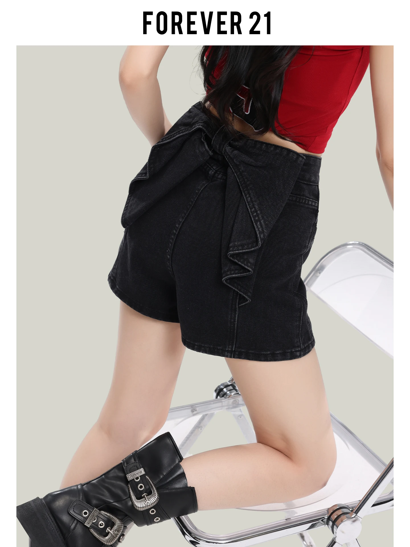 20代後半の女性が今すぐ着るべき、トレンドファッションの「心の支え」は？
