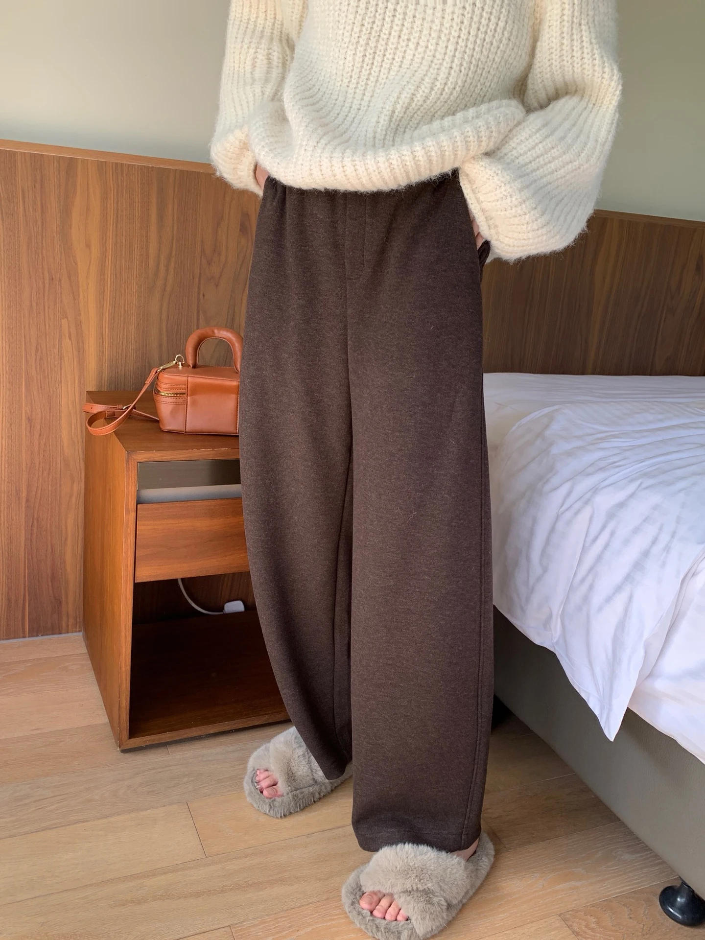 ニットパンツの着こなしで失敗しない方法は？