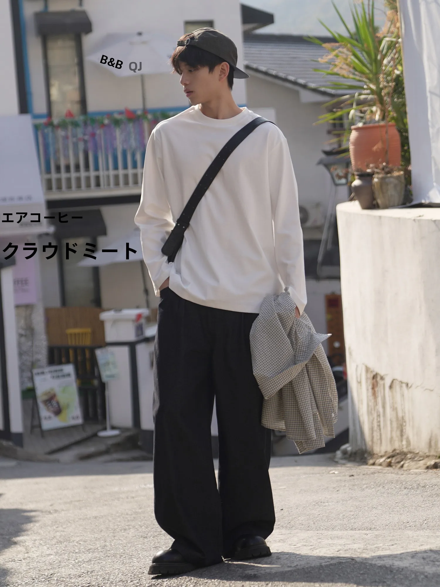 メンズ ロングtシャツのベーシックスタイル：シンプル無地長袖Tシャツの実用性と着こなし