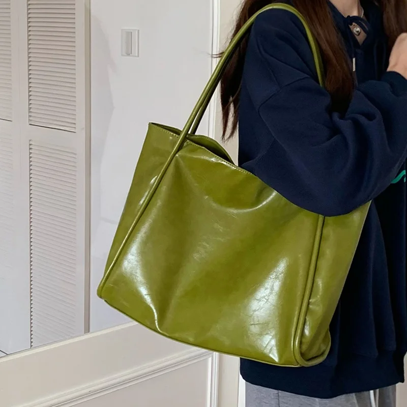 2泊旅行や通勤に使える軽量トートバッグは、これで決める？