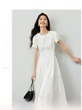 エレガントなデザインの通勤用ワンピース【夏用・シンプル・小黒ドレス】