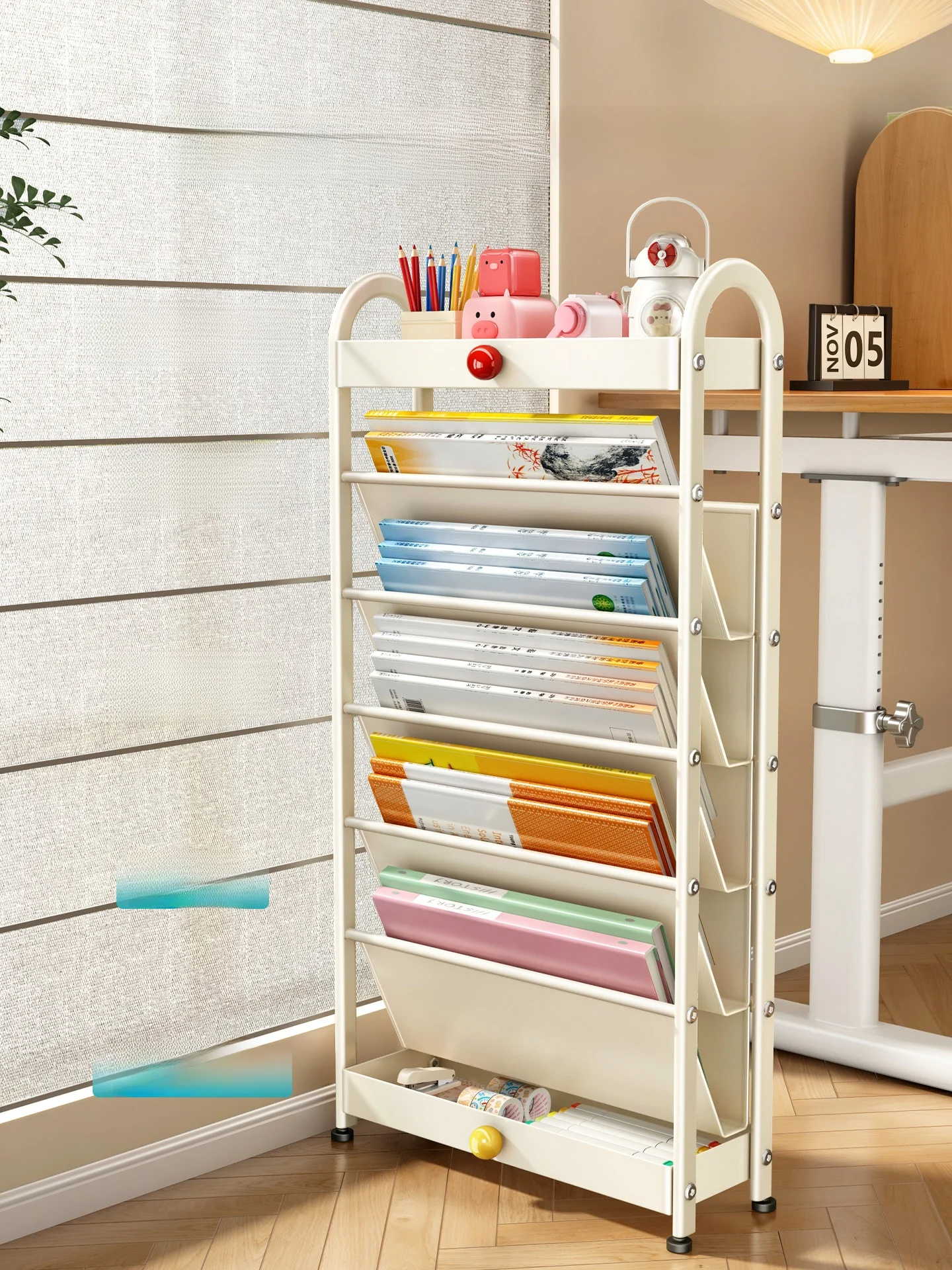 省スペースの本収納：多層自立式本棚が子供部屋に最適な理由