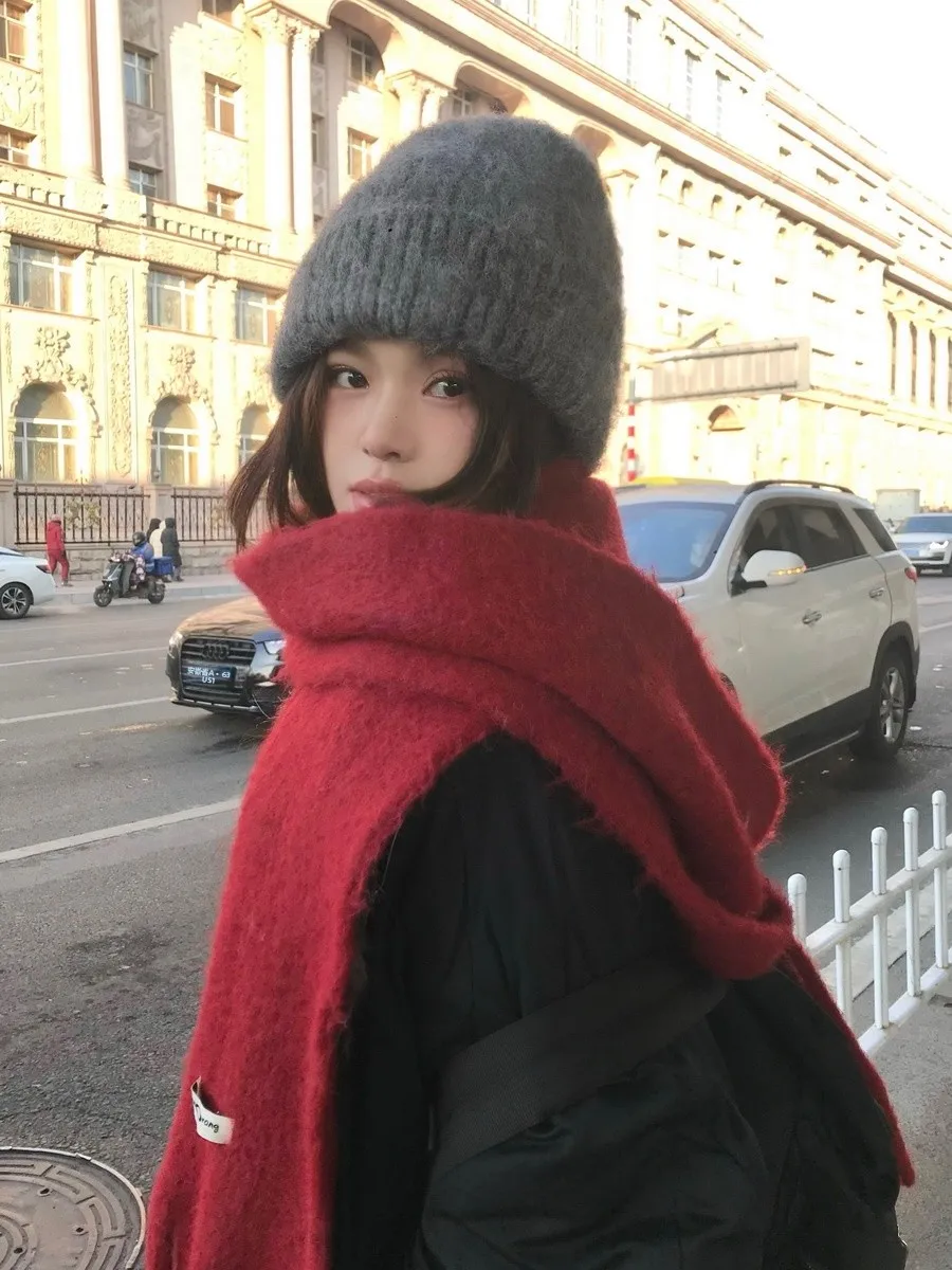 春先に着るニット帽は、本当に必要なのか？