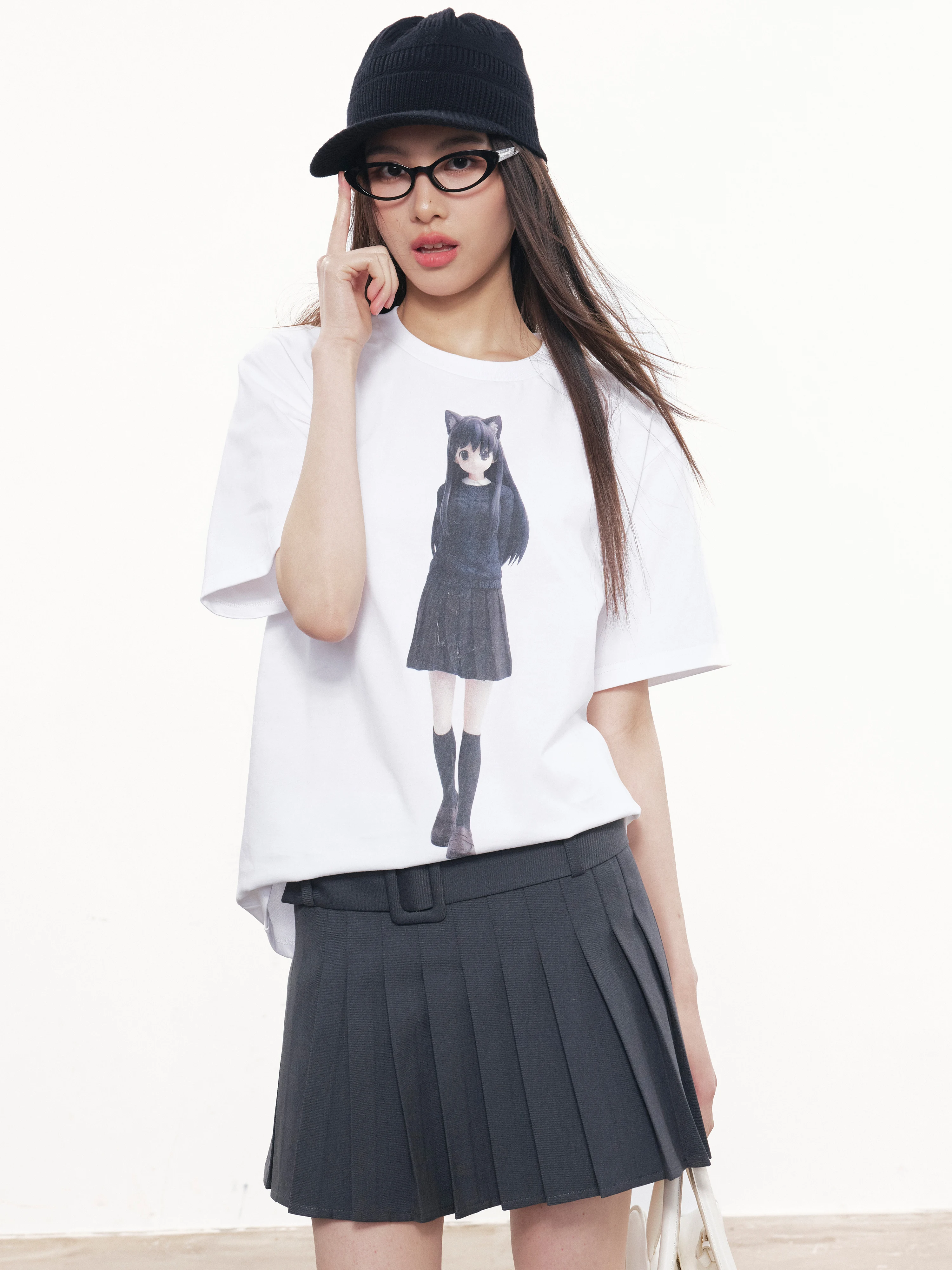 二次元猫耳デザインTシャツ：大人女性向けのリメイクワンピースとしての実用性とデザイン性