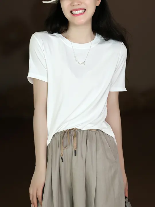シンプルなデザインのカジュアルTシャツ【夏用・モダール・ショートスリーブ・無地・ブルー】