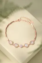 玉髓のフラワーブレスレット【女性向け・軽奢・卒業祝いに最適】