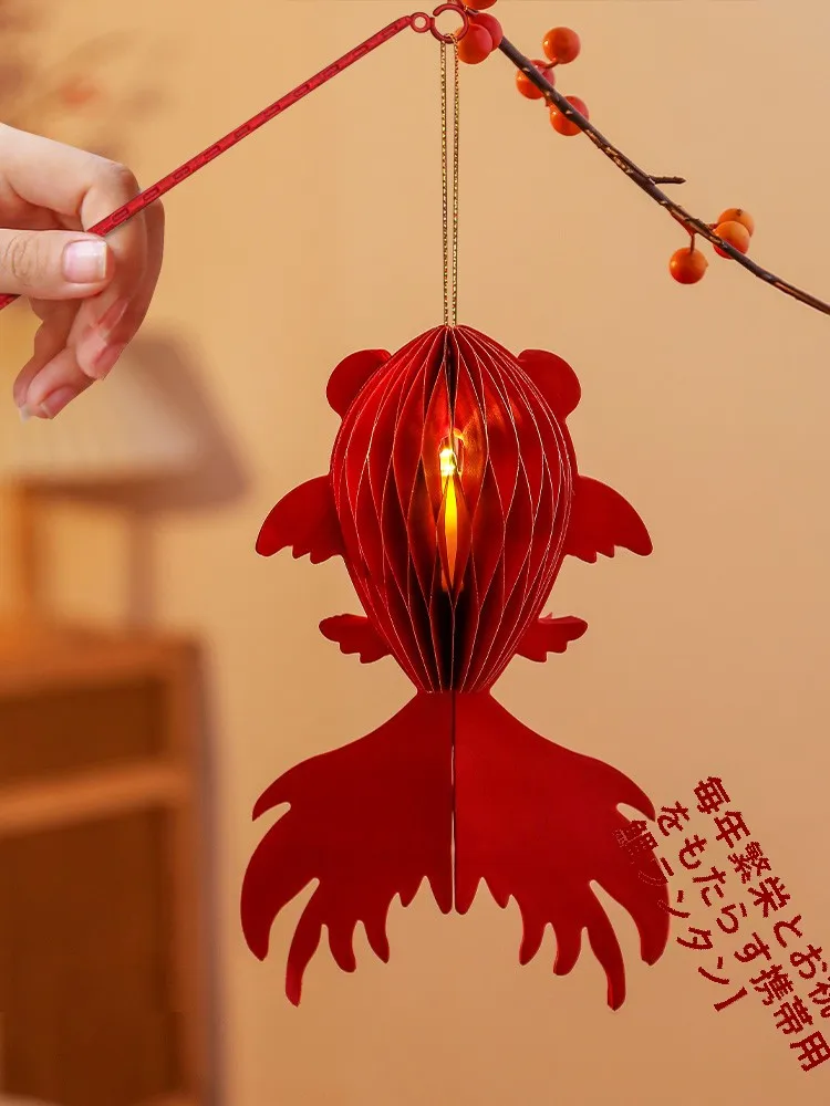 手作りの錦鯉提灯：DIYキットで家庭で簡単に正月飾りを制作