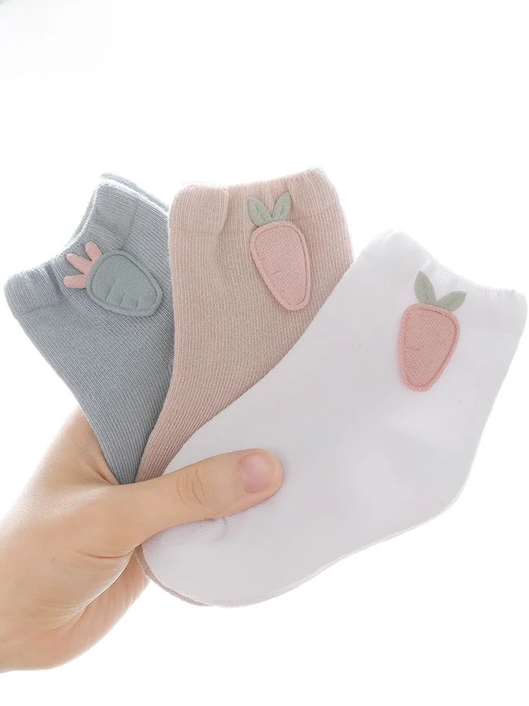 赤ちゃんのソックスはどんなものにすべき？おすすめの素材とデザインがわかる