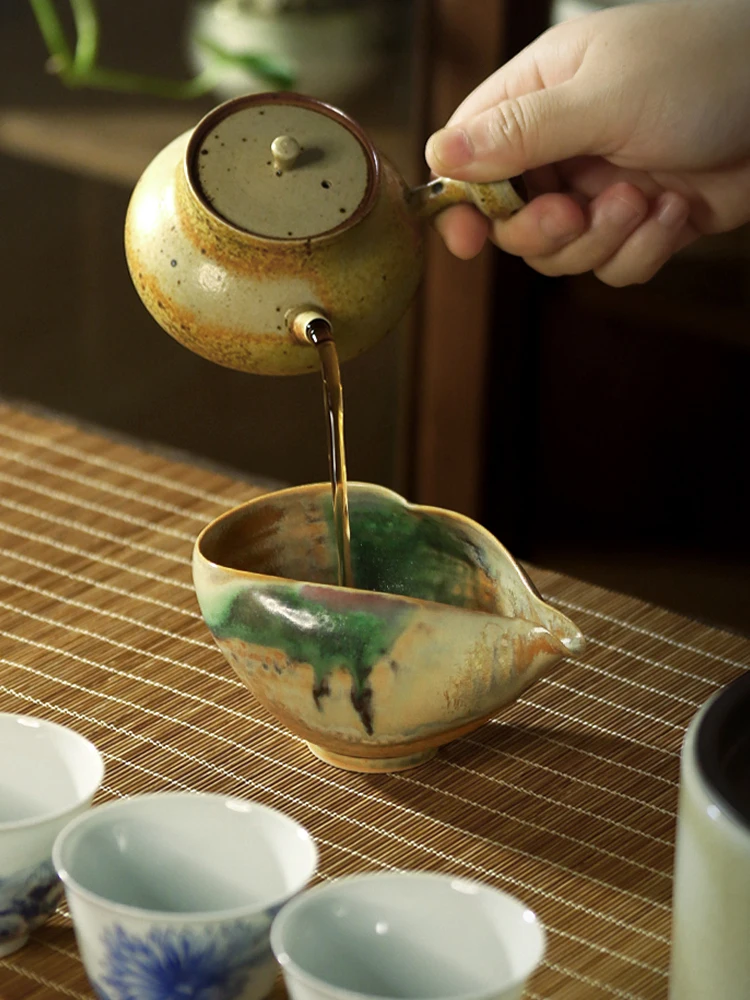 レトロスタイル 陶製公道杯：茶道用調整器の実用性と家庭での活用法