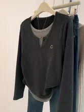 グレーVネック風レイヤード長袖Tシャツ【スリムフィット・秋春用・短丈】