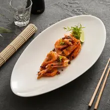 エレガントな陶器製の白磁皿【家庭用・魚皿・高級感】