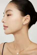 高級感漂う四葉クローバーイヤリング【オリジナルデザイン・個性派・コーディネートしやすい】