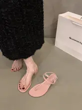 粗いヒールの黒いトングサンダル【フレンチスタイル・ロマンティックデザイン・細ベルト】