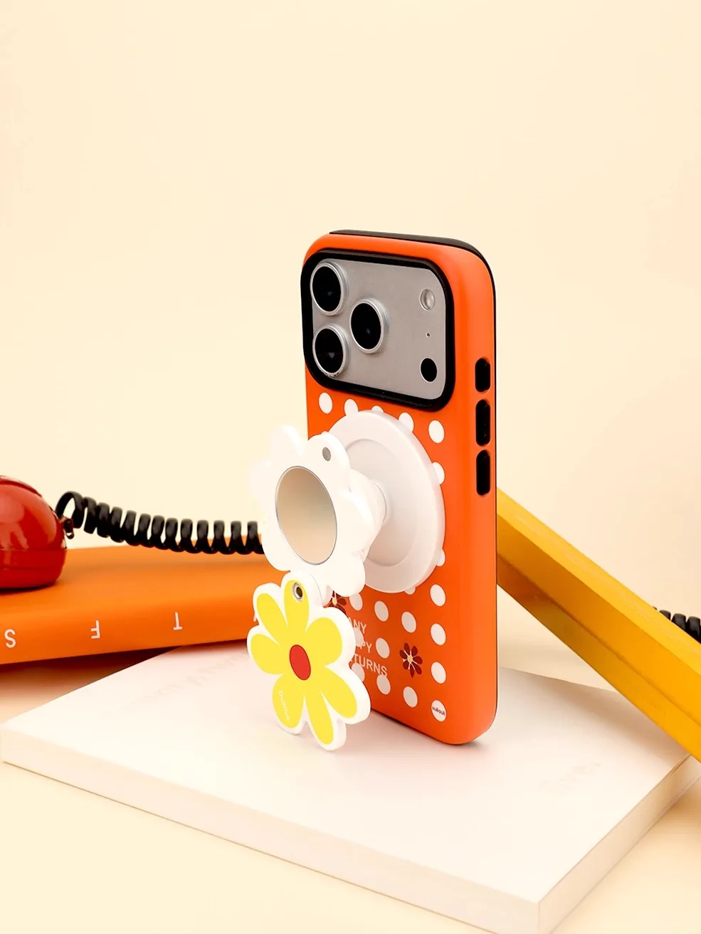 ガジェットマニアックが選ぶ、毎 日使える「可愛いデザインのマグネット式スマホスタンド」は？